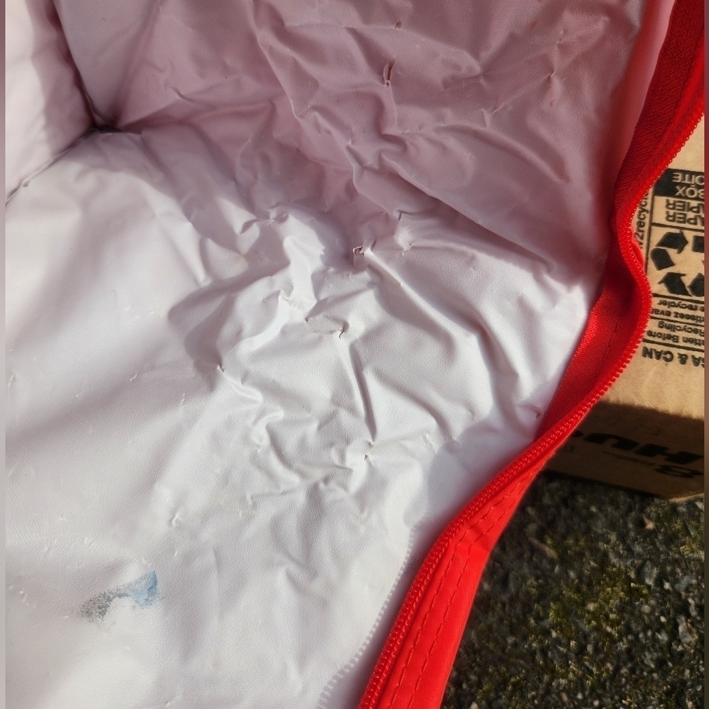 Red Cooler - Picture 2 of 12